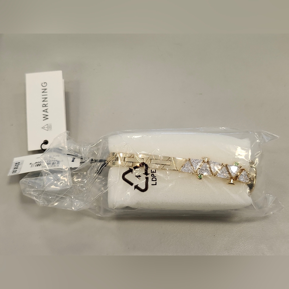 NWT Gold-Tone Kate Spade Monroe Martini Bracelet Watch - Picture 11 of 11